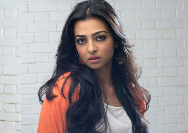 radhika apte,telugu actor,balakrishna,rakta charitra,legend,lion  రాధికాఆప్టే చెప్తున్న ఆ తెలుగు హీరో ఎవరు? 